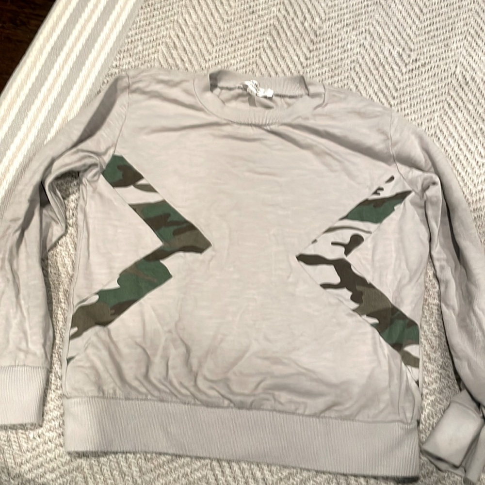 Joah Love long sleet shirt worth camo detail